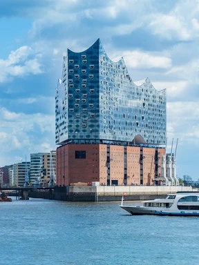 guided tour of elbphilharmonie-1