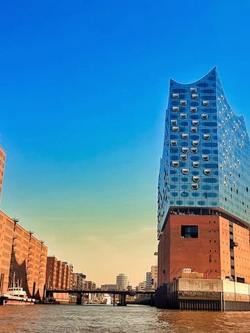 3-hour food tour of hafencity with elbphilharmonie-5